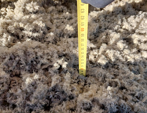 Zateplení stropu řadového domu pomocí foukané izolace